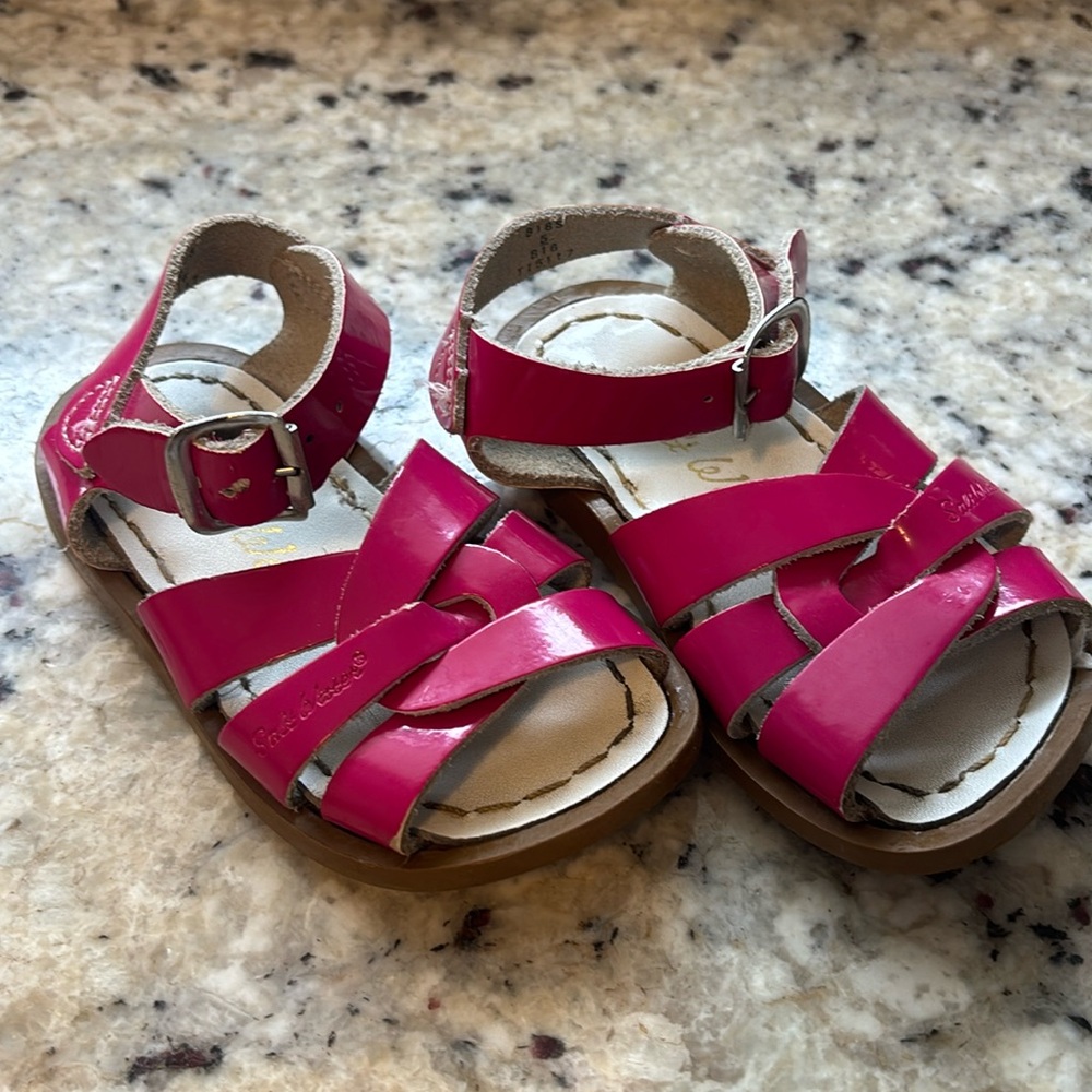 Salt Water Sandals Size 5 Pink